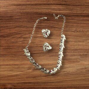 Vintage Gold-Tone Necklace & Clip-On Earrings Set W/ Ruby Red Accents  17 Inch A